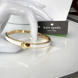 Kate Spade New York Heritage Enamel Hinged Bangle Bracelet | White & Gold | NWT